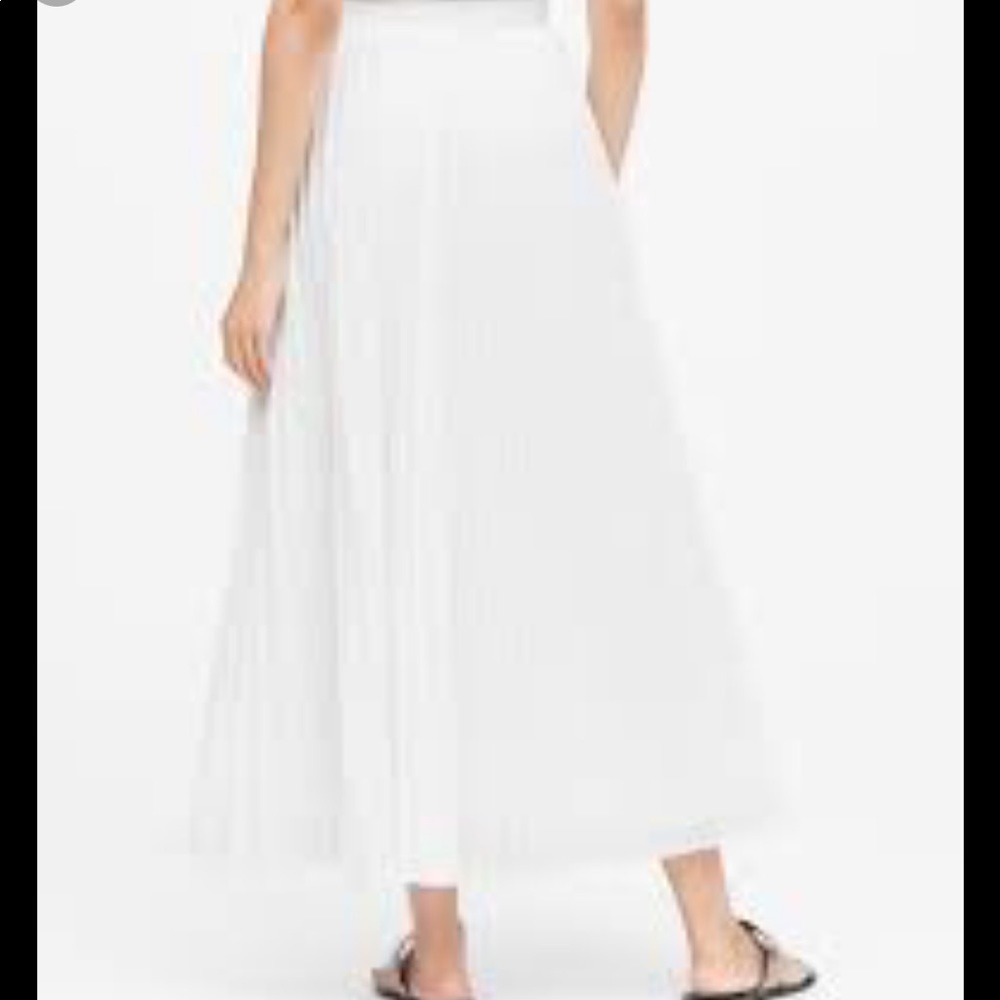 Banana Republic Pleated Poplin Maxi Skirt NWOT